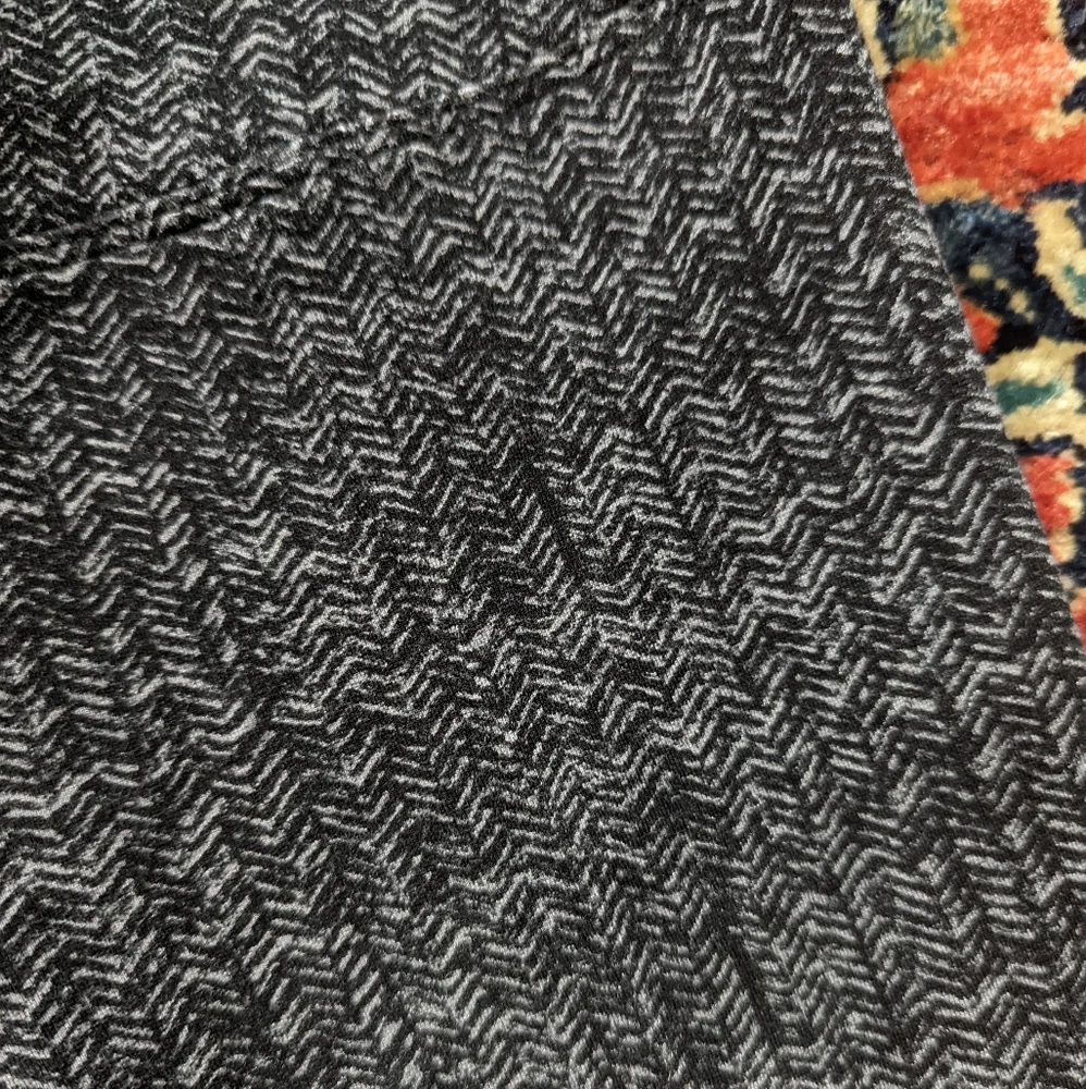 Lyssé Gray Patterned Leggings - Picture 5 of 6